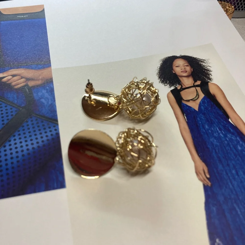 Fashion Gold Plated Geometric Ball Pearl Drop Earrings - Picture 4 of 4